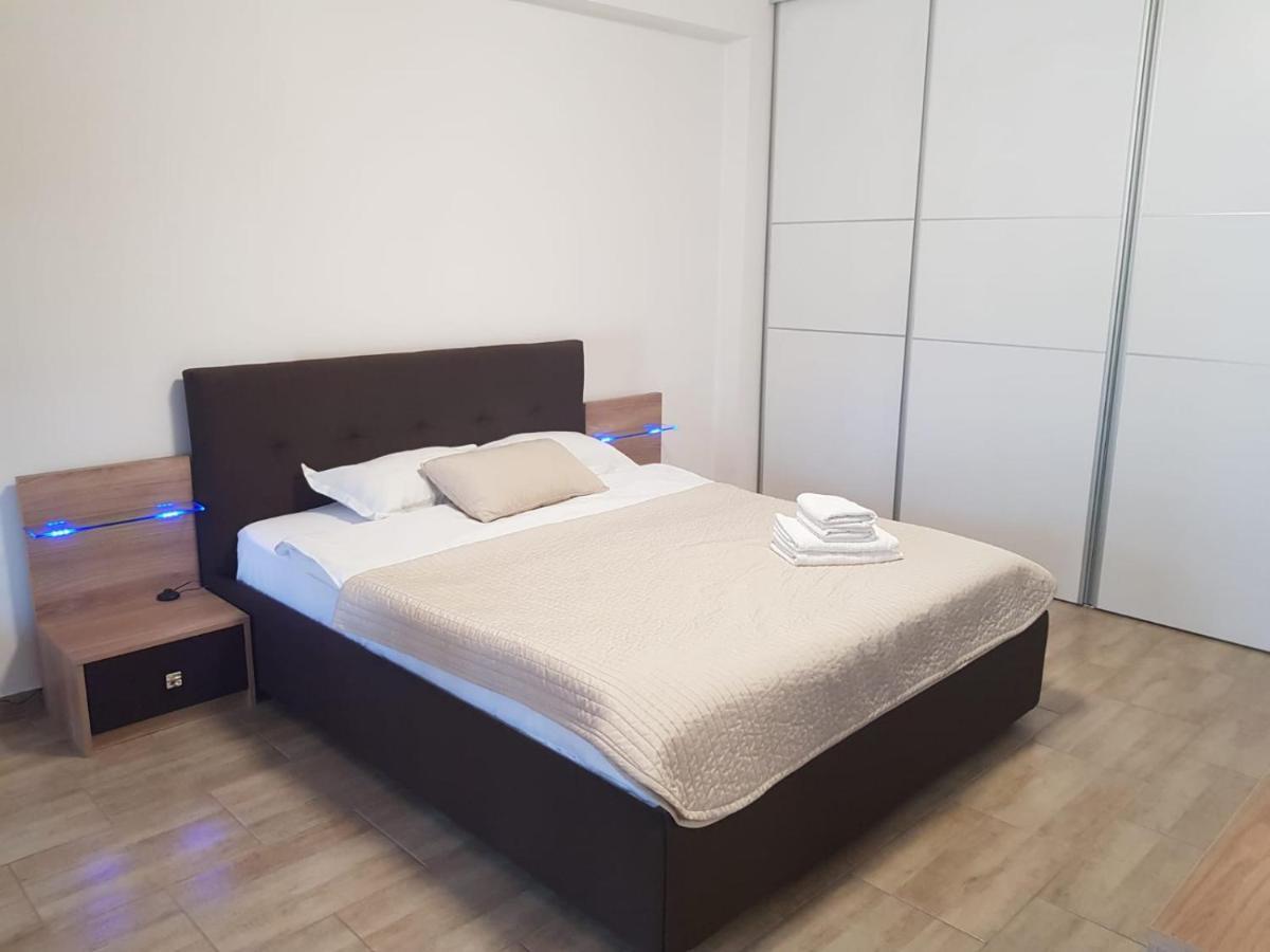 Aparthomes Fundeni Bukares Bagian luar foto